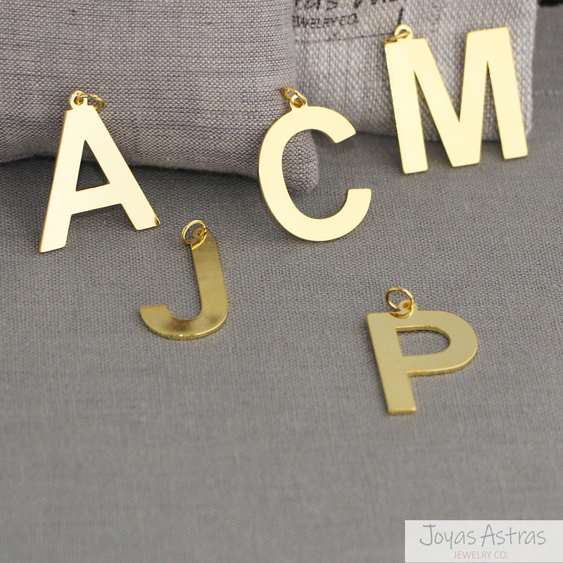 COLGANTE LETRAS GRANDES GOLD