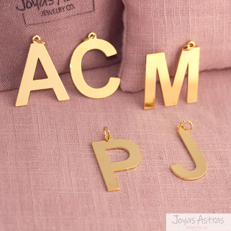 COLGANTE LETRAS GRANDES GOLD