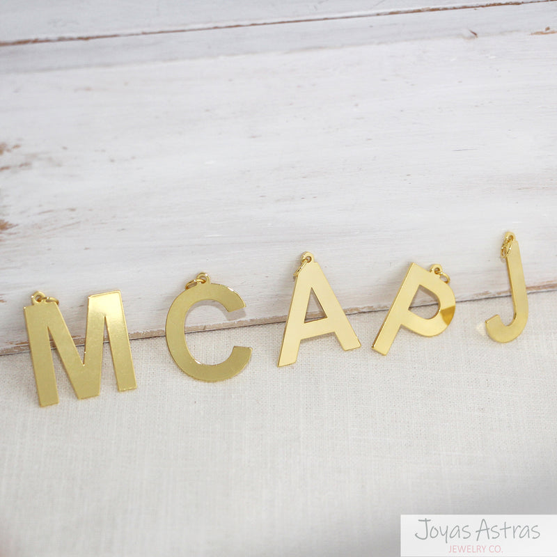 COLGANTE LETRAS GRANDES GOLD