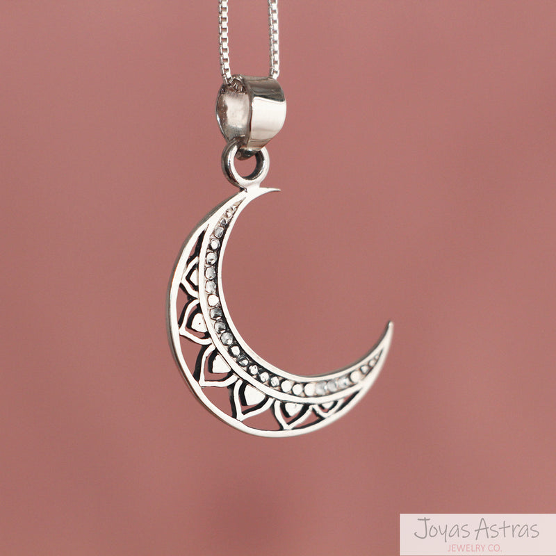 COLLAR MOON MANDALA