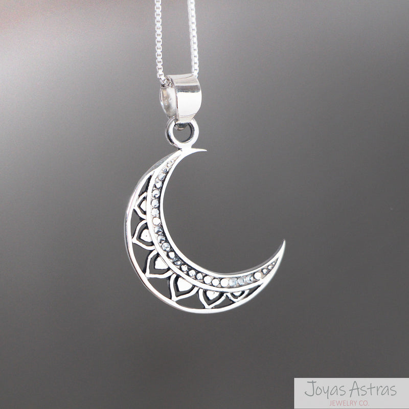COLLAR MOON MANDALA