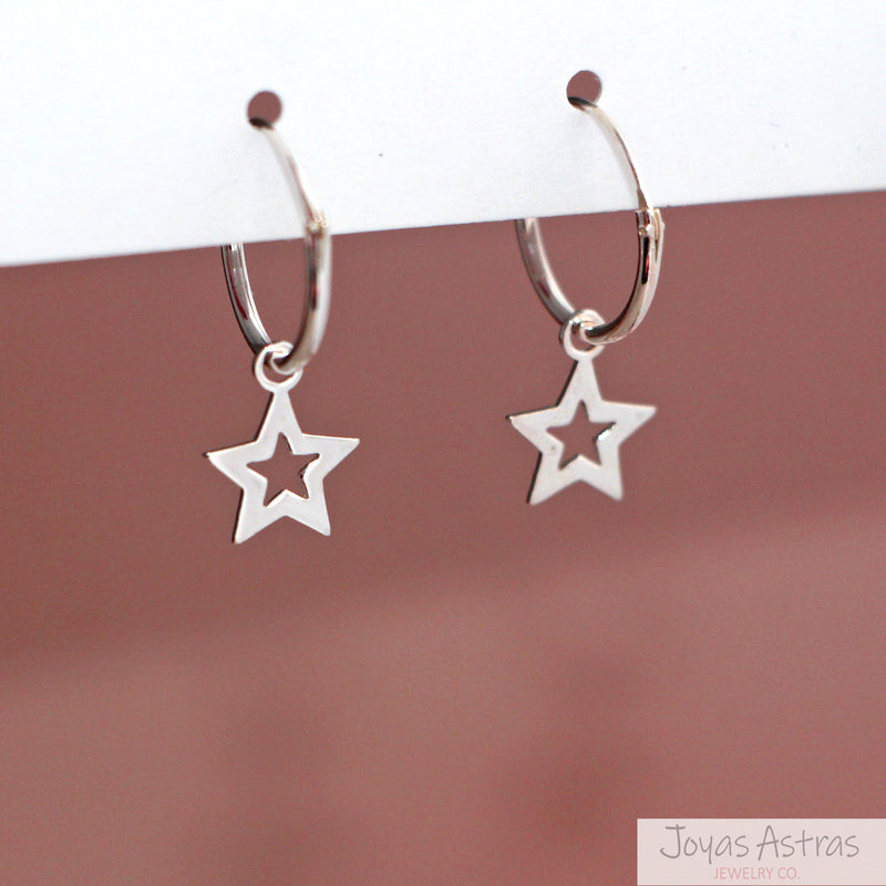 HOLLOW HANGING STAR HOOPS 1.4