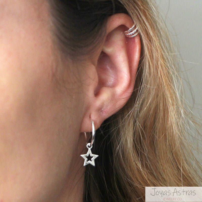 HOLLOW HANGING STAR HOOPS 1.4