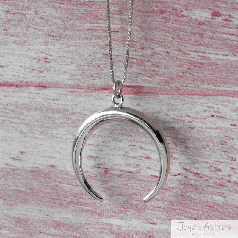 COLLAR LUNA INVERTIDA