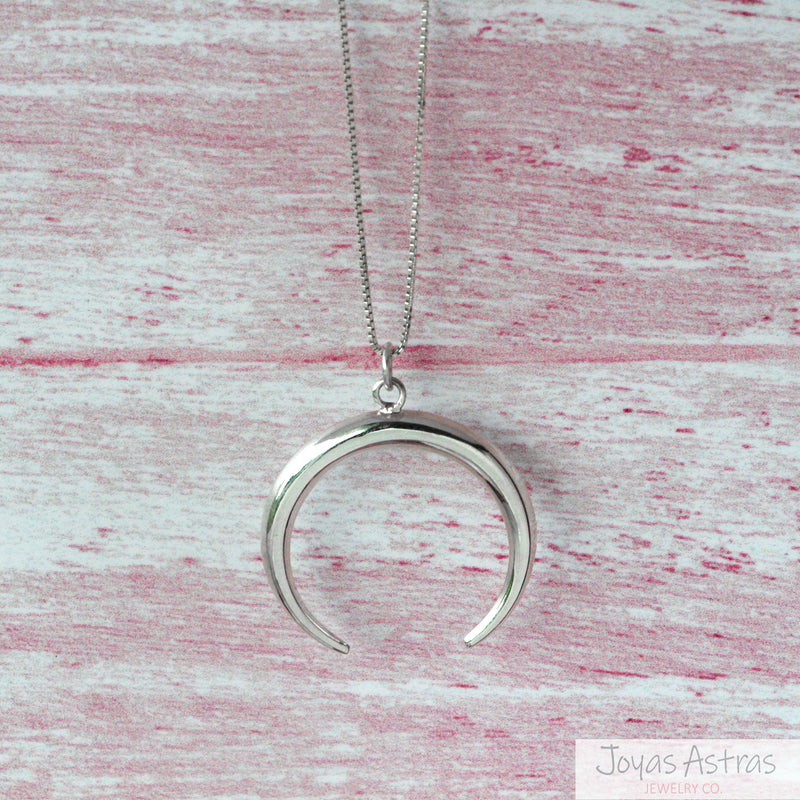 COLLAR LUNA INVERTIDA