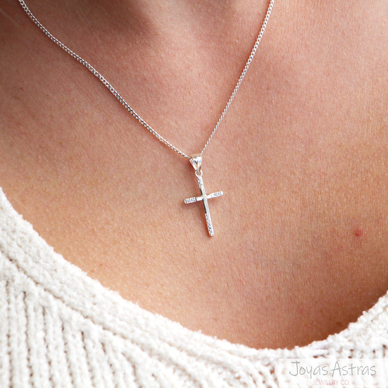 COLLAR CRUZ MICROCIRCONES