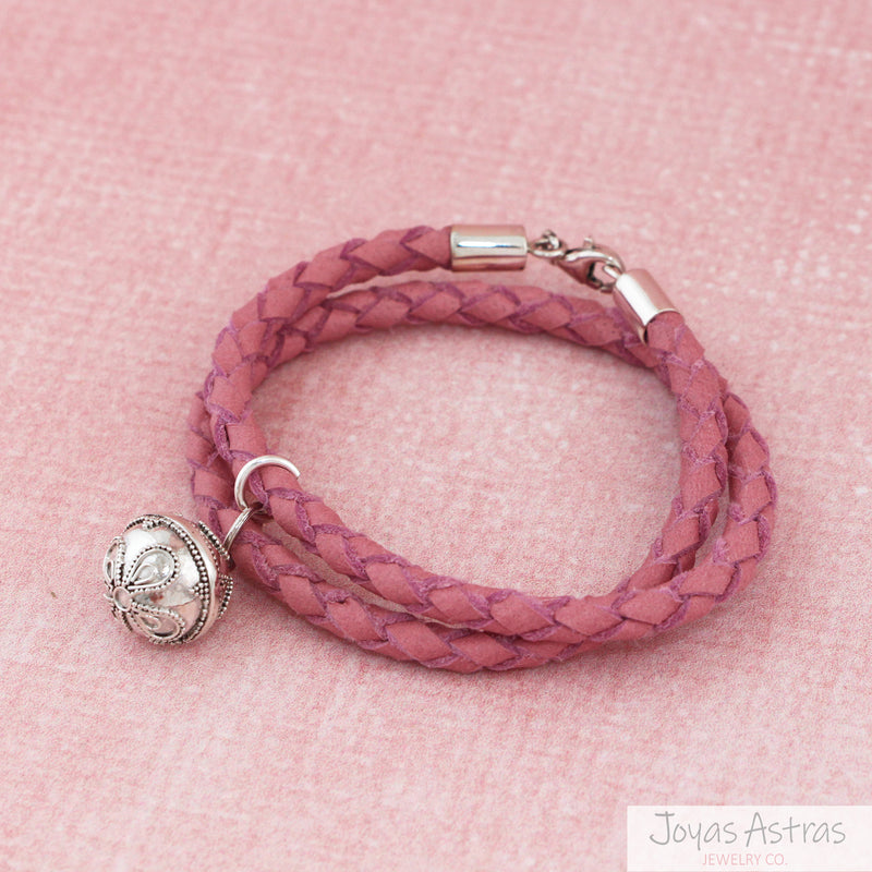 PULSERA ANGELICAL LLAMADOR DE ÁNGELES CUERO ROSADO KIDS