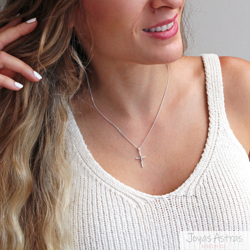 COLLAR CRUZ MICROCIRCONES