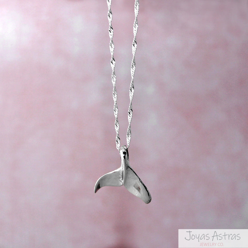 COLLAR COLA DE BALLENA